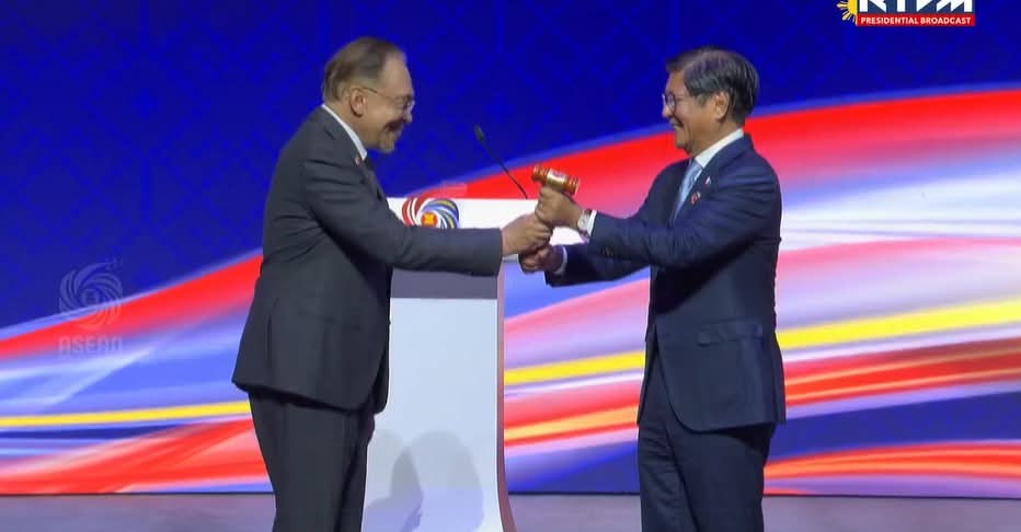 Malaysia Formally Transfers ASEAN Chairmanship to the Philippines