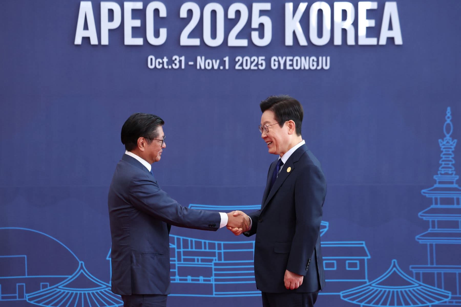 South Korean President Lee Calls on APEC Leaders to Share Stand on Key Regional Issues