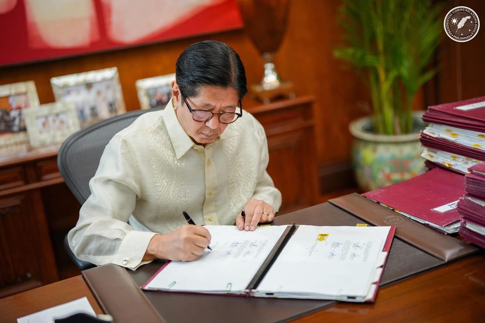 Marcos Signs Law Resetting BARMM Election Schedule